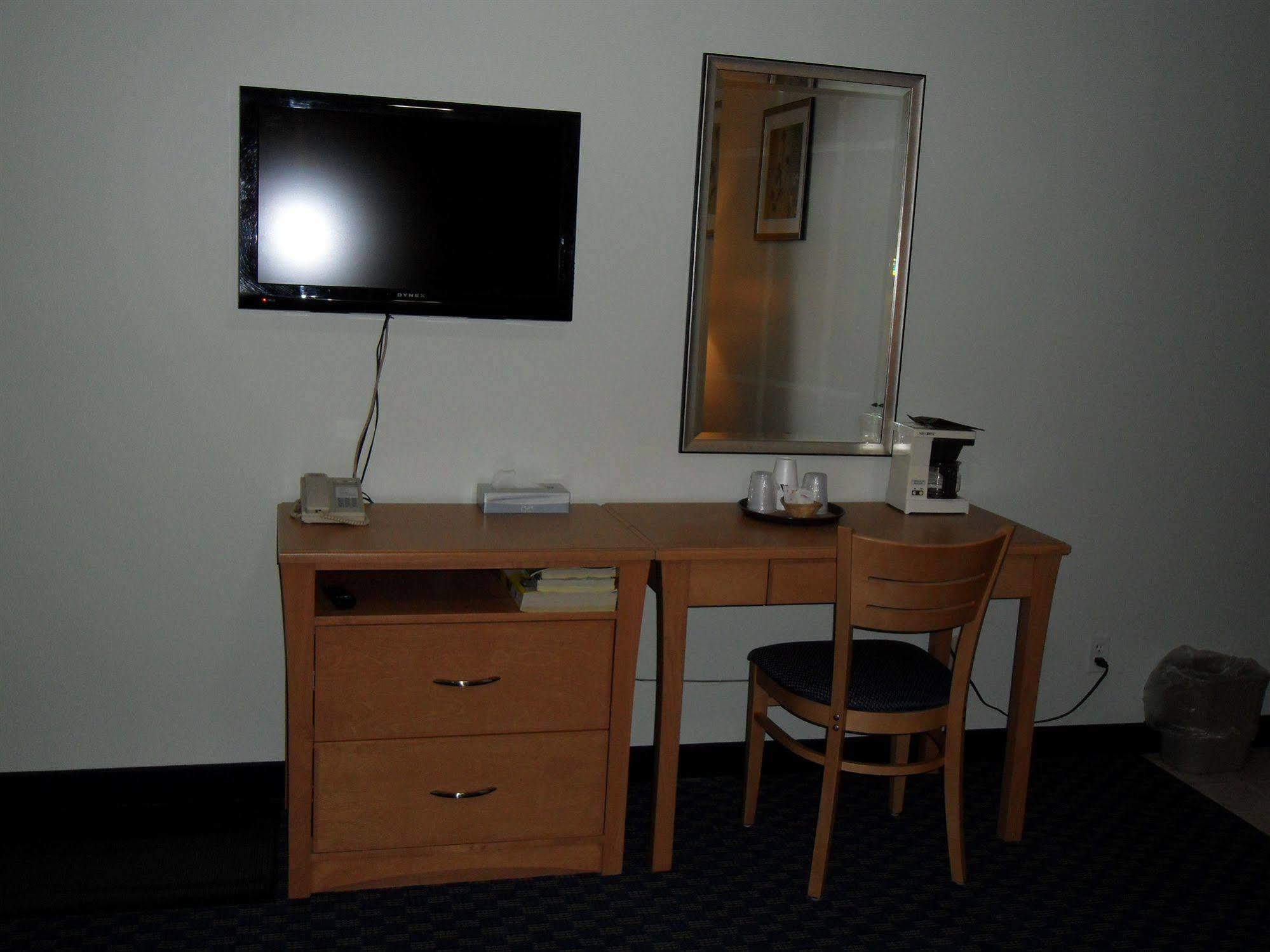 Westway Inn Motel Neepawa Bagian luar foto