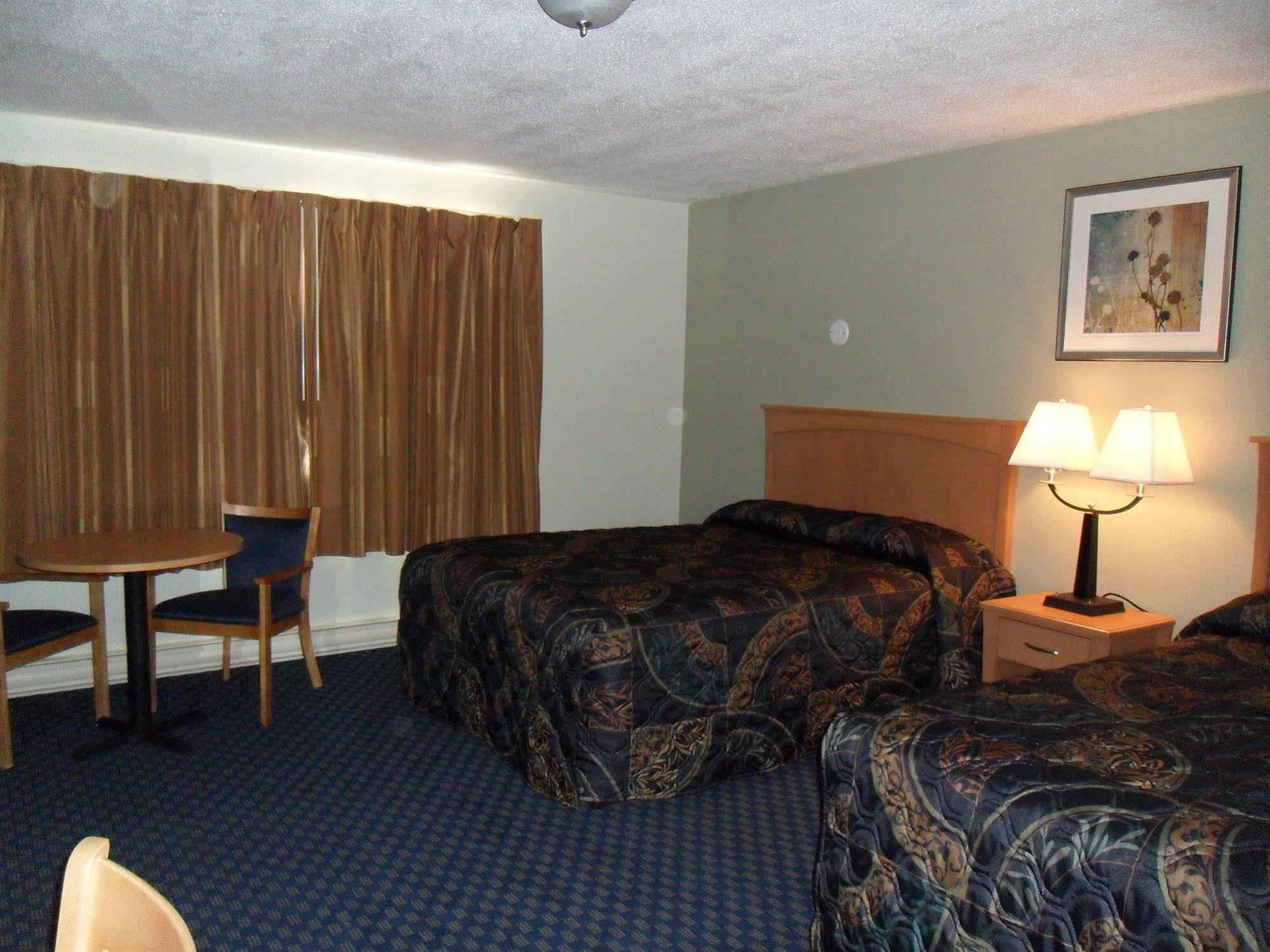 Westway Inn Motel Neepawa Bagian luar foto