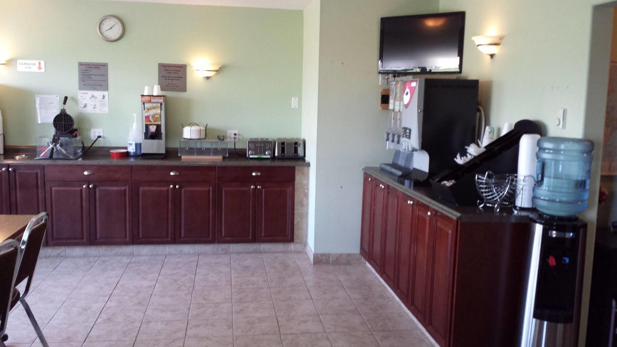 Westway Inn Motel Neepawa Bagian luar foto