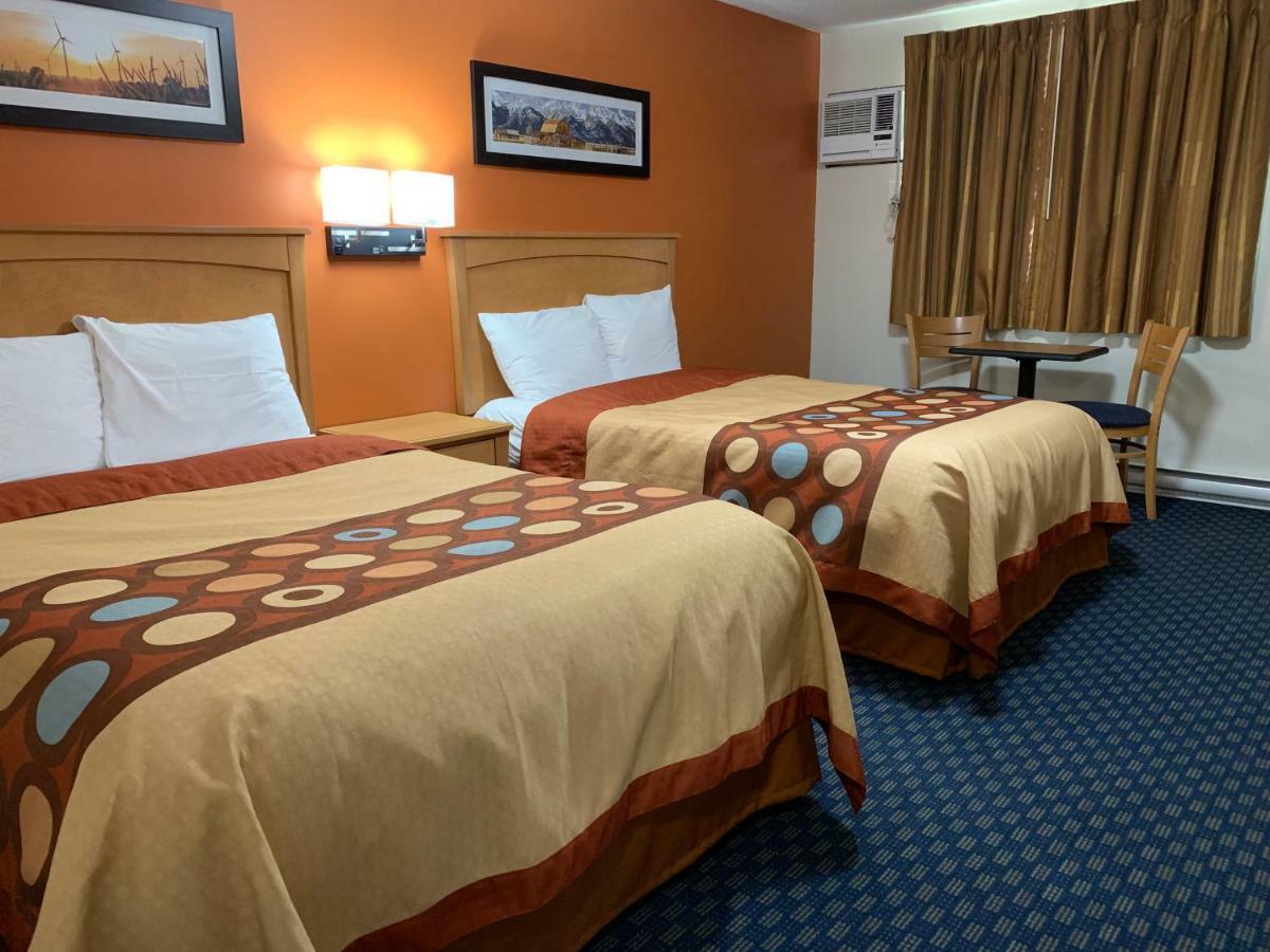 Westway Inn Motel Neepawa Bagian luar foto