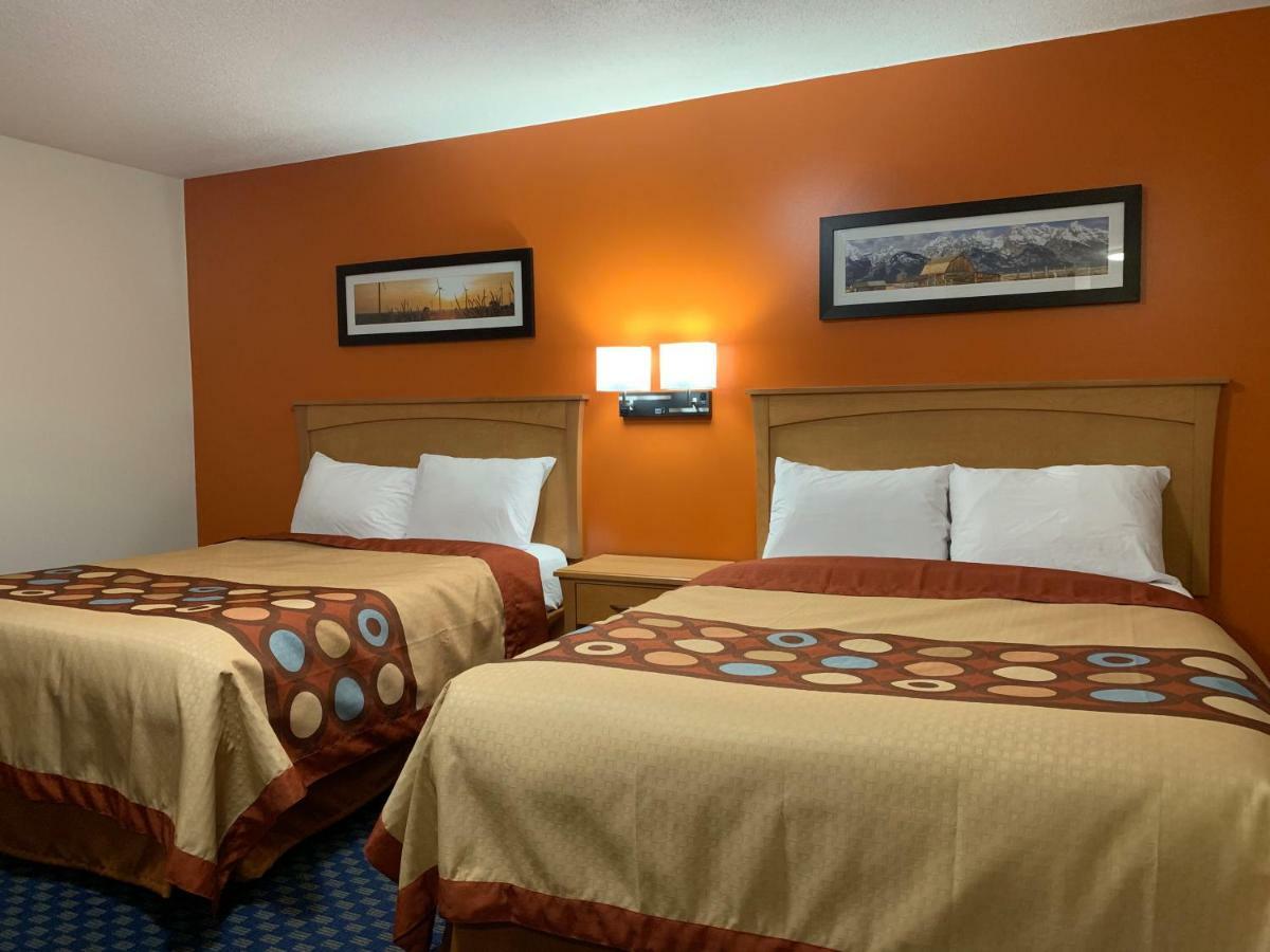 Westway Inn Motel Neepawa Bagian luar foto