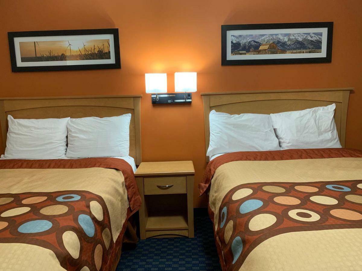 Westway Inn Motel Neepawa Bagian luar foto