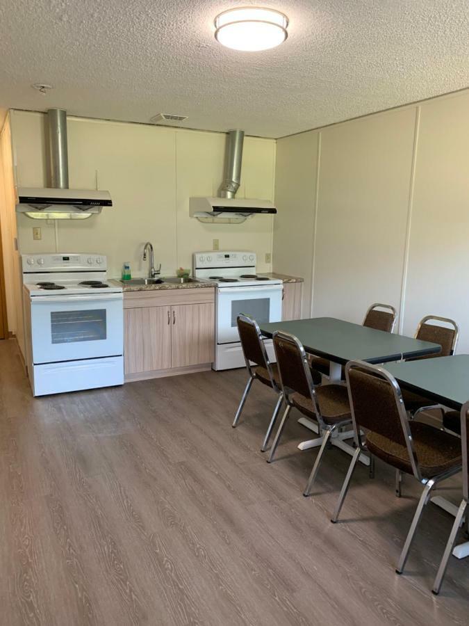 Westway Inn Motel Neepawa Bagian luar foto