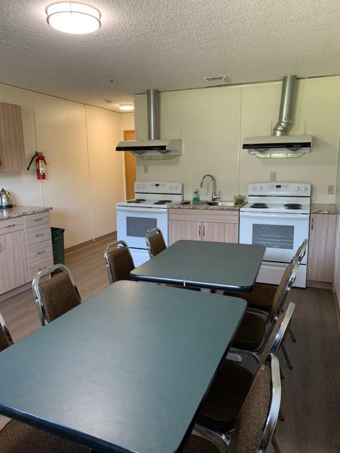 Westway Inn Motel Neepawa Bagian luar foto
