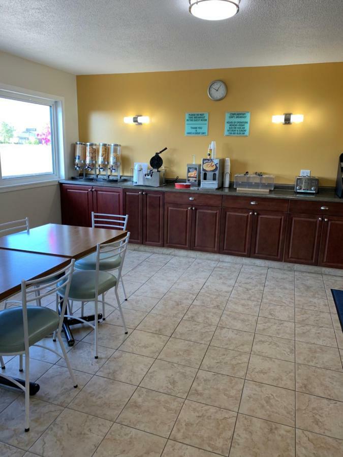 Westway Inn Motel Neepawa Bagian luar foto