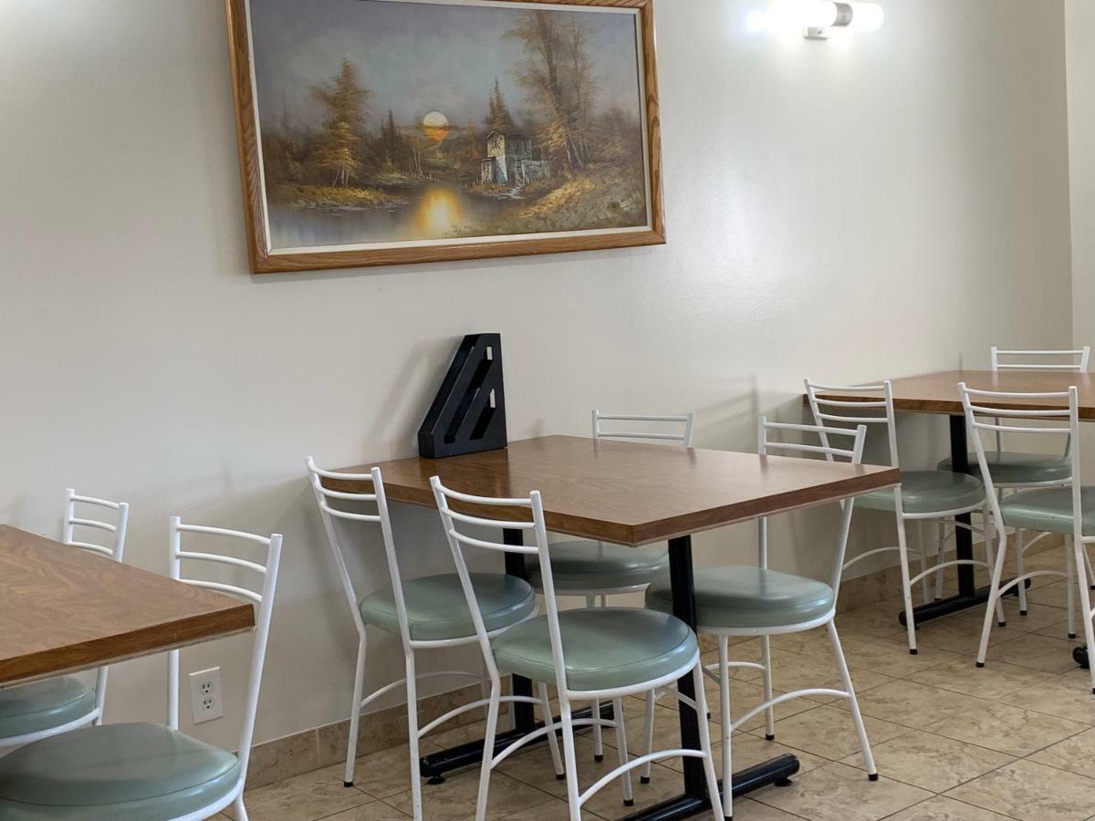Westway Inn Motel Neepawa Bagian luar foto